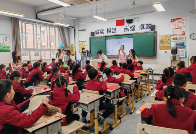 高效个性化的服务为校园办学思路清晰办理精密特征鲜明 高效个性化的服务为校园办学思路清晰办理精密特征鲜明