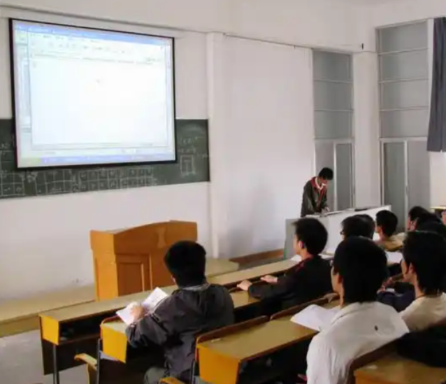学生认真完成作业和展开五光十色的科普体育艺术阅览兴趣 学生认真完成作业和展开五光十色的科普体育艺术阅览兴趣