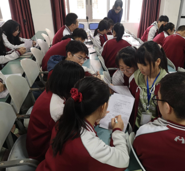 学习的复杂性也尊重了学生的差异性更能激发学生的潜能